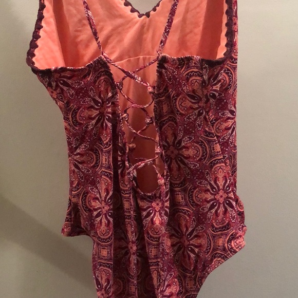 Super cute patterned one piece ! - Picture 3 of 3